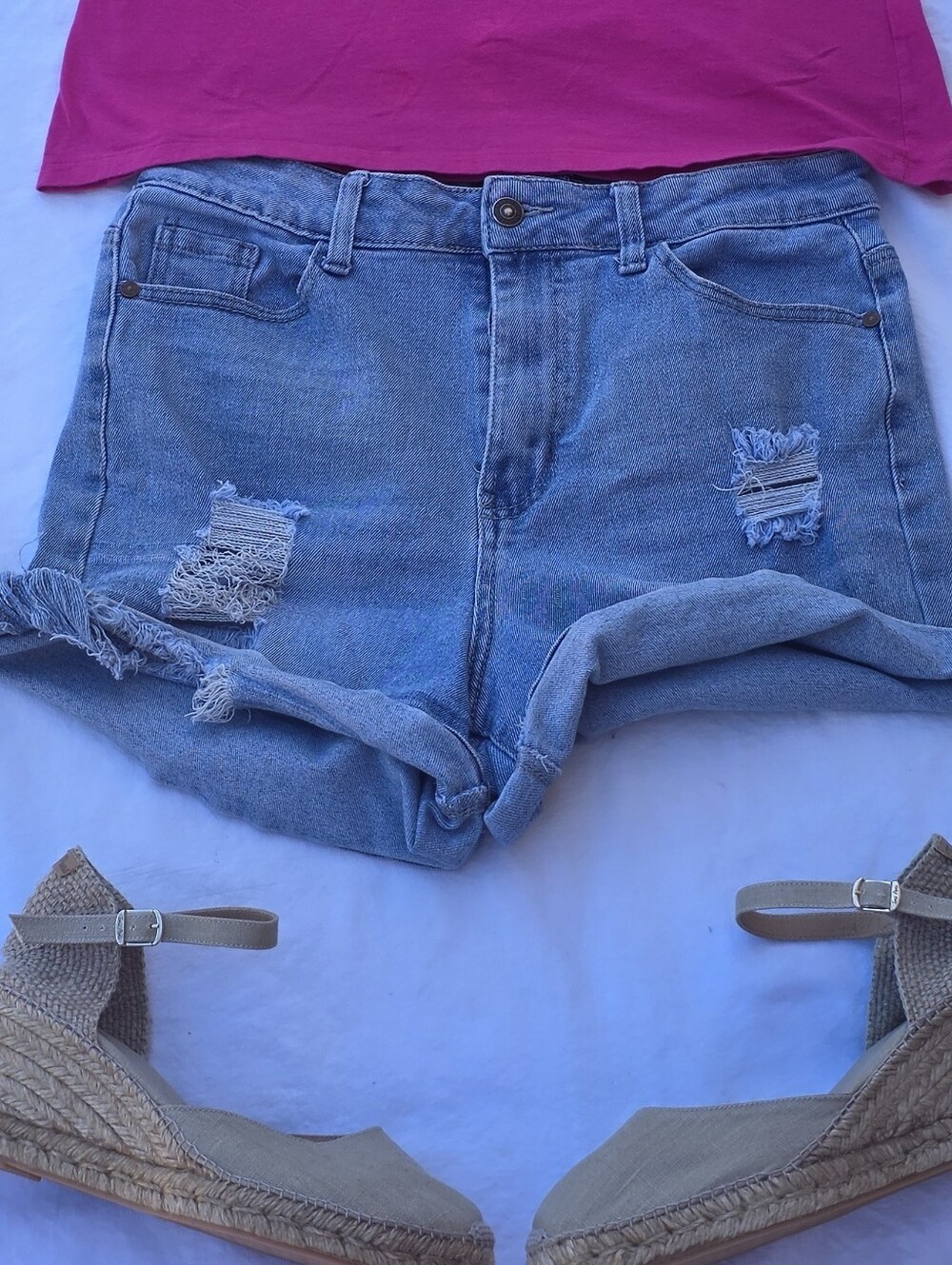 Sweet Look Distressed Light Wash Denim Shorts Rolled Hem Size M